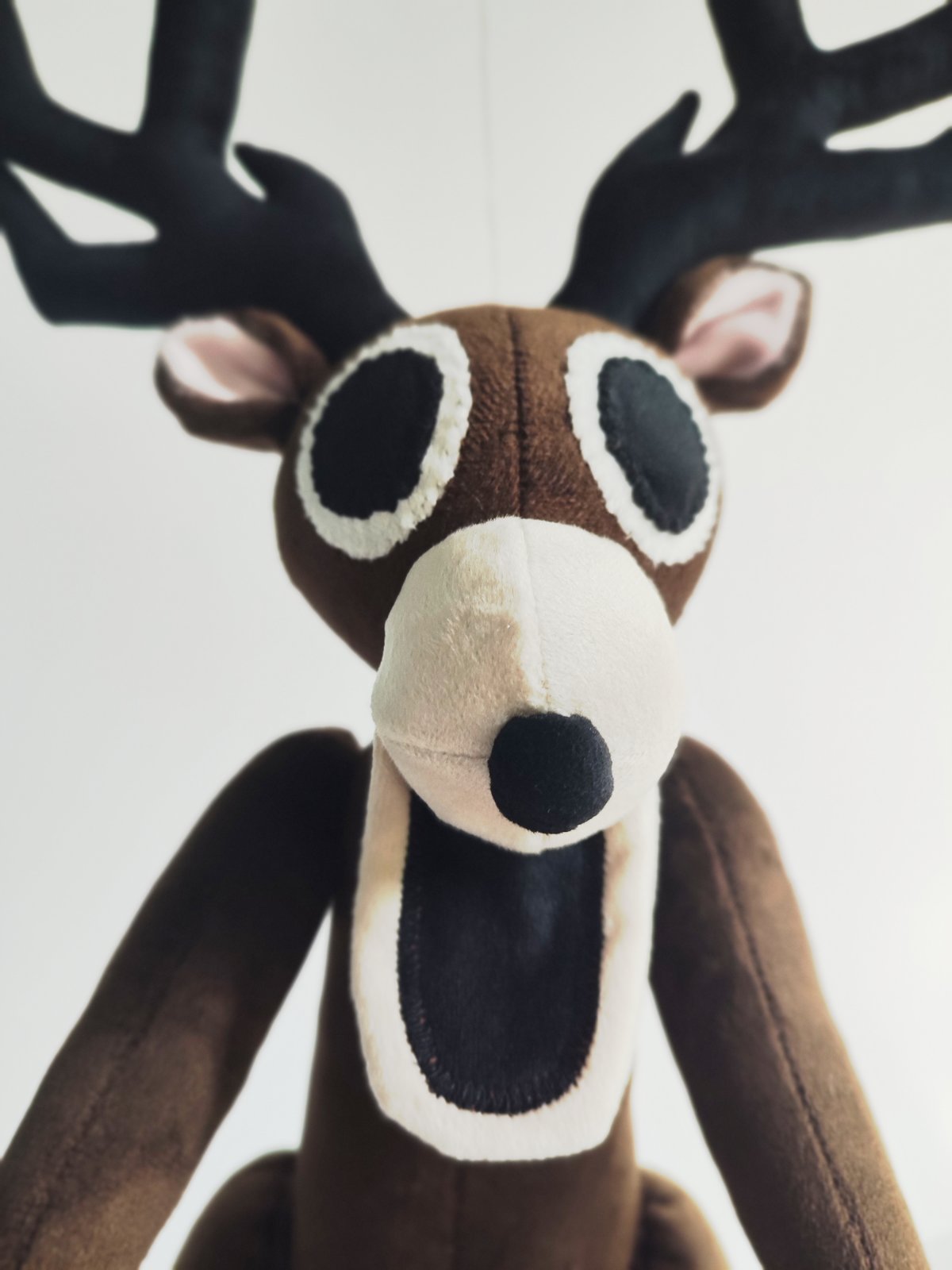 Hirsch aus „99 Nächte im Wald“ (Roblox) – Handgemachte Figur | ca. 60 cm | Auf Bestellung