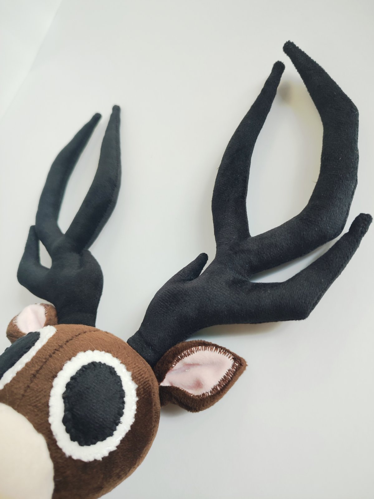 Hirsch aus „99 Nächte im Wald“ (Roblox) – Handgemachte Figur | ca. 60 cm | Auf Bestellung
