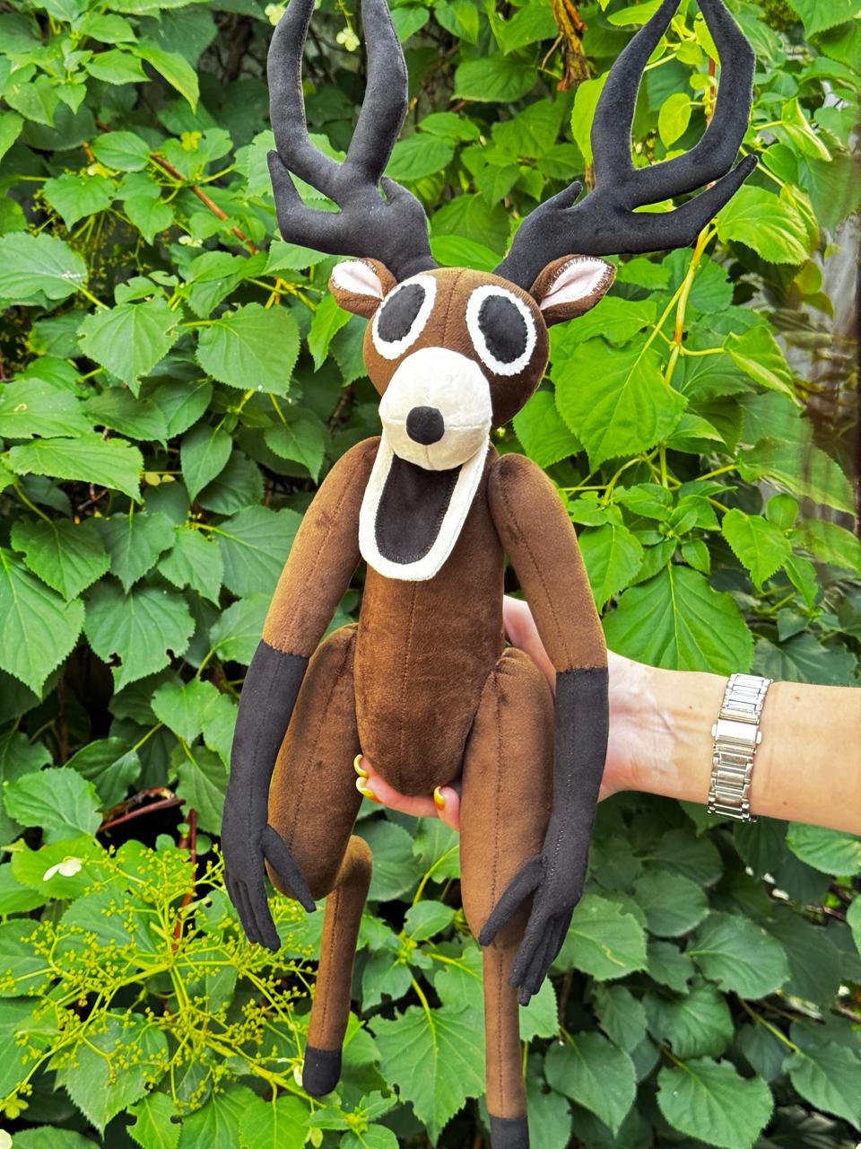 Hirsch aus „99 Nächte im Wald“ (Roblox) – Handgemachte Figur | ca. 60 cm | Auf Bestellung