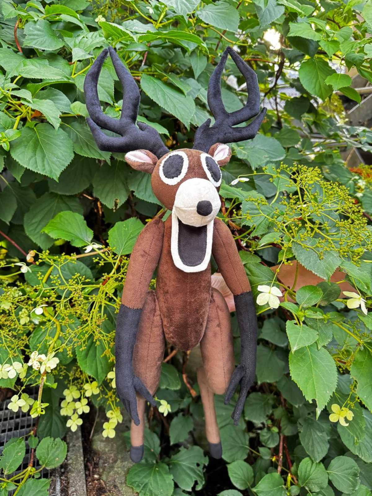 Hirsch aus „99 Nächte im Wald“ (Roblox) – Handgemachte Figur | ca. 60 cm | Auf Bestellung
